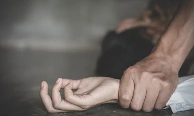 ఇంజినీరింగ్ విద్యార్థినిపై నకిలీ పోలీస్ అత్యాచారం