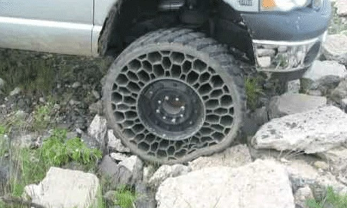 గాల్లేని టైర్లు.. ఎలాంటి రోడ్లపై అయినా దూసుకెళ్లొచ్చు!