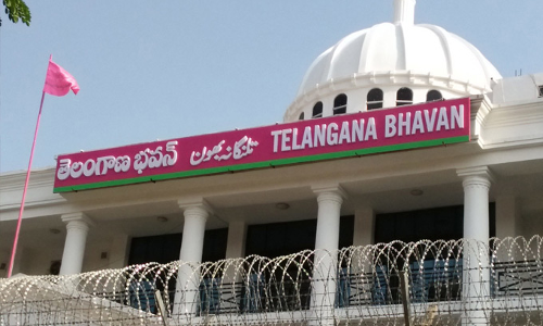 గులాబీలో కుంపట్లు రాజేస్తున్న కమిటీల గోల ఏంటి?