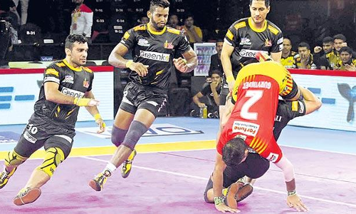 నల్ల రంగు జెర్సీ.. టైటాన్స్‌ బోణీ