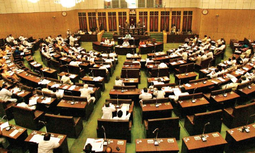 తెలుగు రాష్ట్రాల అసెంబ్లీ సీట్ల పెంపు ఉంటుందా? ఇది జమ్మూ అంశంపై ముడిపడి ఉందా! తెలుగు రాష్ట్రాల అసెంబ్లీ సీట్ల పెంపు ఉంటుందా? ఇది జమ్మూ అంశంపై ముడిపడి ఉందా!