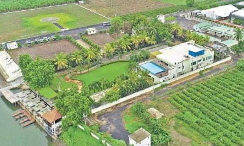 చంద్రబాబు నివాసం వద్దకు ఆయనెందుకు వచ్చాడు చంద్రబాబు నివాసం వద్దకు ఆయనెందుకు వచ్చాడు