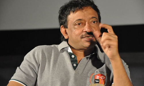 మాజీ సీఎం చంద్రబాబు ఇంటిమీదకు డ్రోన్లు వదలడంపై ట్వీట్ చేసిన వర్మ మాజీ సీఎం చంద్రబాబు ఇంటిమీదకు డ్రోన్లు వదలడంపై ట్వీట్ చేసిన వర్మ