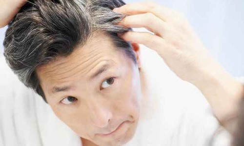 జుట్టు తెల్లబడుతోందా? అయితే ఇలా చేయండి.. జుట్టు తెల్లబడుతోందా? అయితే ఇలా చేయండి..