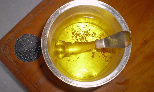 గుడిలో ఎలా ఉండాలి.. తీర్థం ఎలా తీసుకోవాలి?