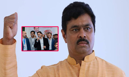 అక్కడ వత్తి లేదు, నూనె లేదు, దీపమే లేదు