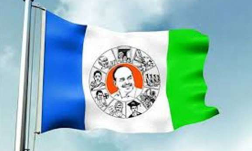 వైసీపీలో ఛాన్స్ దొరుకుతుందా అని జనసేన నేత ఎదురుచూపు!