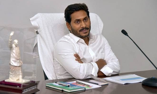 కాసేపట్లో సీఎం జగన్ అత్యవసర సమావేశం కాసేపట్లో సీఎం జగన్ అత్యవసర సమావేశం