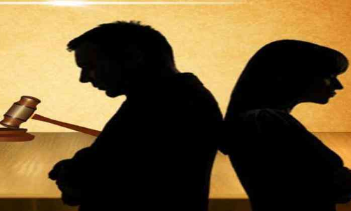 ఇంత ప్రేమను తట్టుకోలేను బాబోయ్.. విడాకుల ఇచ్చేయండి.. ఇంత ప్రేమను తట్టుకోలేను బాబోయ్.. విడాకుల ఇచ్చేయండి..