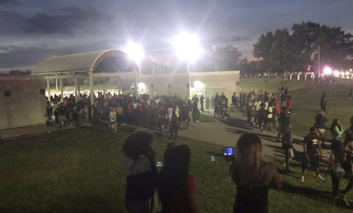 అగ్రరాజ్యంలో మళ్లీ కాల్పులు.. అగ్రరాజ్యంలో మళ్లీ కాల్పులు..