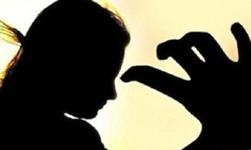 ఆరో తరగతి బాలికపై వీఆర్వో అత్యాచారయత్నం ఆరో తరగతి బాలికపై వీఆర్వో అత్యాచారయత్నం