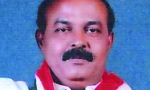 గులాబీ-కమలం మధ్యలో ఓ కాంగ్‌ లీడర్?