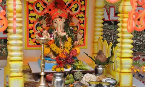 వినాయక చవితి వచ్చేస్తోంది... గణేశుని ఆలయంలో ఏం చేయాలి?