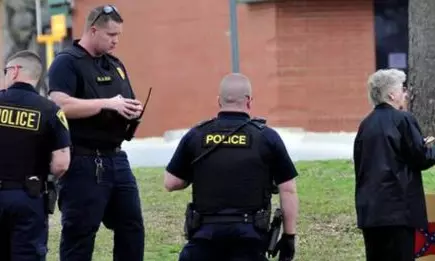 అమెరికాలో మరోసారి కాల్పులు: ఐదుగురి మృతి అమెరికాలో మరోసారి కాల్పులు: ఐదుగురి మృతి