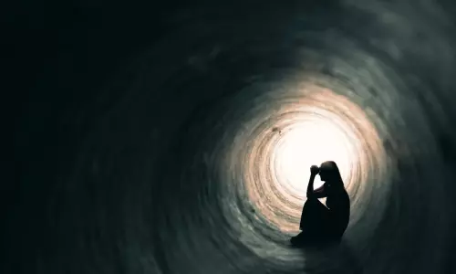 నూజివీడు ట్రిపుల్ ఐటీ విద్యార్థిని ఆత్మహత్య