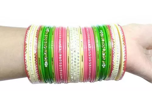 స్త్రీలు గాజులు... మన ఆచారాలు ఏం చెబుతున్నాయ్‌