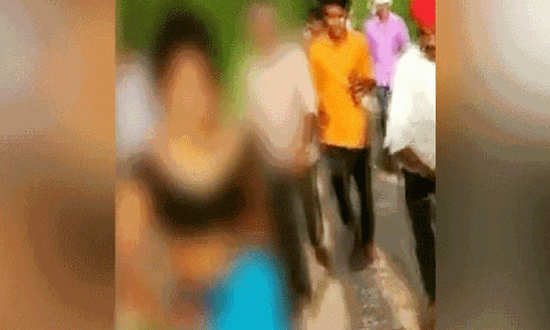 దారుణం : సొంతవాళ్లే యువతిని అర్ధనగ్నంగా మార్చి.. దారుణం : సొంతవాళ్లే యువతిని అర్ధనగ్నంగా మార్చి..