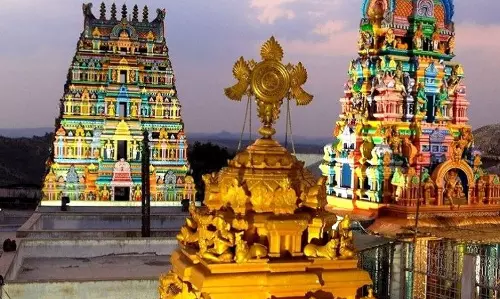 యాదగిరిగుట్టకు వెళ్లొద్దాం రండి...