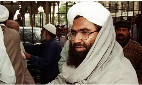 పాకిస్థాన్ పెద్ద కుట్ర? ఉగ్రనేత మసూద్ అజార్ విడుదల! పాకిస్థాన్ పెద్ద కుట్ర? ఉగ్రనేత మసూద్ అజార్ విడుదల!