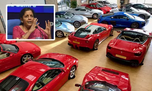 అందుకే ఎవరూ కార్లు కొనడం లేదట!