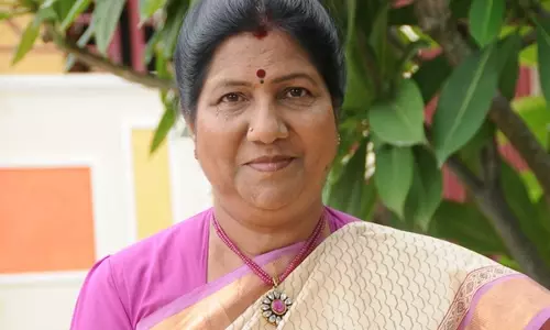 టీడీపీ నాయకురాలు నన్నపనేనిపై ఎస్సీ, ఎస్టీ అట్రాసిటీ కేసు