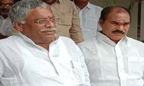 త్రిమూర్తులను బుజ్జగిస్తున్న టీడీపీ.. ఈనెల 18న వైసీపీ..