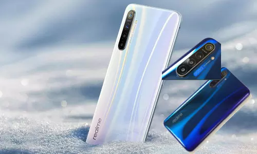 పవర్ ఫుల్ కెమేరాతో సంచలనం సృష్టిస్తున్న కొత్త రియల్ మీ XT