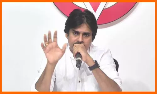 ట్వీట్టర్ ఖాతాల సస్పెన్షన్పై స్పంధించిన పవన్ కళ్యాన్ ట్వీట్టర్ ఖాతాల సస్పెన్షన్పై స్పంధించిన పవన్ కళ్యాన్