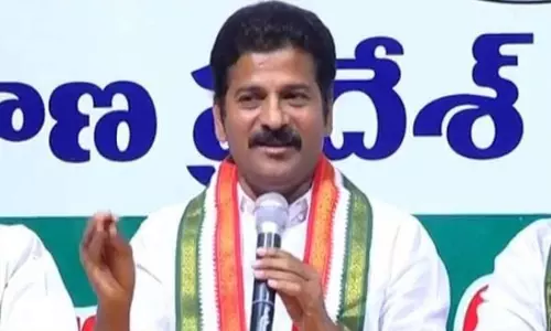 టీకాంగ్రెస్లో చిచ్చు.. హుజూర్నగర్ ఉపఎన్నికకు అధిష్టానం ఎవరినీ ఎంపిక చేయలేదన్న రేవంత్ రెడ్డి టీకాంగ్రెస్లో చిచ్చు.. హుజూర్నగర్ ఉపఎన్నికకు అధిష్టానం ఎవరినీ ఎంపిక చేయలేదన్న రేవంత్ రెడ్డి