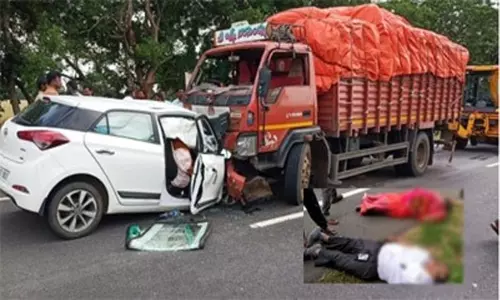 జనగామ జిల్లాలో ఘోర రోడ్డు ప్రమాదం... కారును ఢీకొట్టిన డీసీఎం ముగ్గురు మృతి జనగామ జిల్లాలో ఘోర రోడ్డు ప్రమాదం... కారును ఢీకొట్టిన డీసీఎం ముగ్గురు మృతి