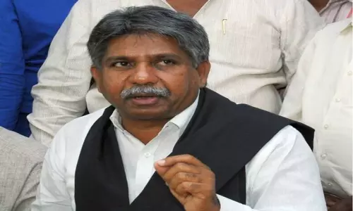 ఆ రెండు కులాలపైనే కేసీఆర్కు మమకారం ఎక్కువ : మందకృష్ణ మాదిగ ఆ రెండు కులాలపైనే కేసీఆర్కు మమకారం ఎక్కువ : మందకృష్ణ మాదిగ