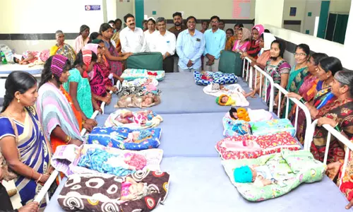 24గంటల్లోనే 22 ప్రసవాలు చేసి రికార్డు సృష్టించిన జనగామ ఆరోగ్యకేంద్రం..