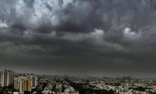 కొనసాగుతున్న ఉపరితల ఆవర్తనం.. తెలంగాణ, ఏపీలో విస్తారంగా వర్షాలు పడే అవకాశం
