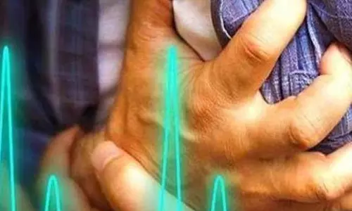 బస్సు డ్రైవర్‌కు గుండెపోటు.. అందులో ప్రయాణీకులు..