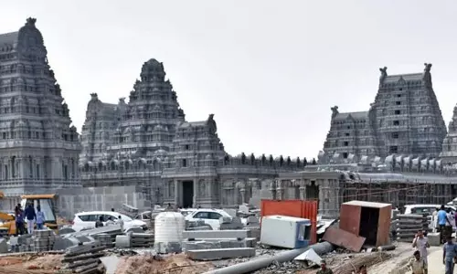 యాదాద్రిలో ఉద్రిక్తత... యాదాద్రిలో ఉద్రిక్తత...