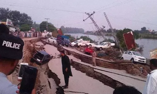 పాక్ ని కుదిపేసిన భూకంపం పాక్ ని కుదిపేసిన భూకంపం