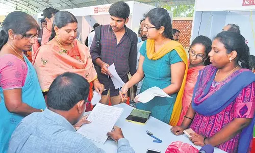 సచివాలయ ఉద్యోగాల ఎంపిక ఎట్టి పరిస్థితుల్లో ఆరోజు కల్లా పూర్తి కావలి..