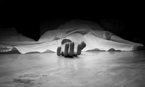 యూపీలో దారుణం... యువకుడిని చంపి మెడను తాడుతో మోటారు సైకిల్కు కట్టి... యూపీలో దారుణం... యువకుడిని చంపి మెడను తాడుతో మోటారు సైకిల్కు కట్టి...