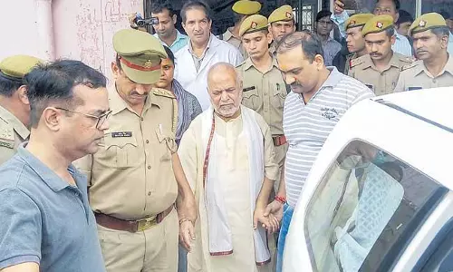 చిన్మయానంద బీజేపీ నాయకుడు కాదు!