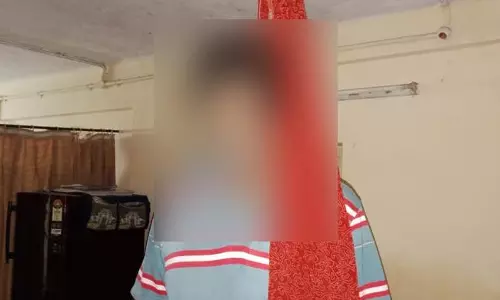 విజయవాడలో విషాదం.. ఉరి వేసుకుని సీఐ ఆత్మహత్య విజయవాడలో విషాదం.. ఉరి వేసుకుని సీఐ ఆత్మహత్య