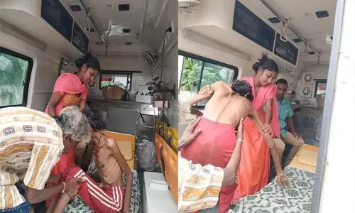 గ్రామ వాలంటీర్ కు అభినందనల వెల్లువ