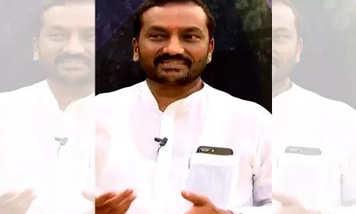 సర్పంచులపై ప్రభుత్వం కేసుల పెడితే ఫ్రీగా వాదిస్తాం