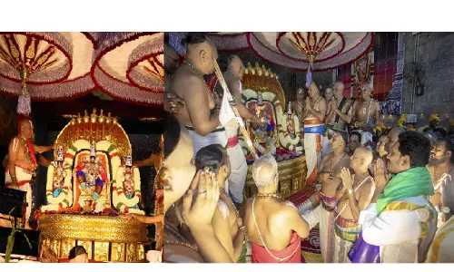 శ్రీవారి బ్రహ్మోత్సవాలు: స్వర్ణ శేష వాహనం పై శేషాచలపతి శ్రీవారి బ్రహ్మోత్సవాలు: స్వర్ణ శేష వాహనం పై శేషాచలపతి