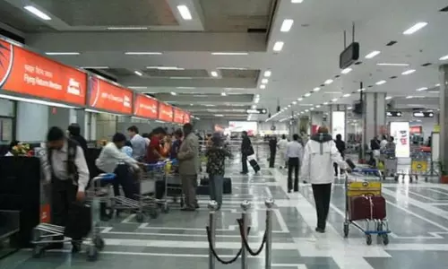 ఢిల్లీలో భారీ వర్షాలు.. విమానాశ్రయంలో రాకపోకలకు అంతరాయం