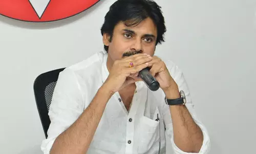 ఆర్టీసీ కార్మికుల సమ్మెను సామరస్యంగా పరిష్కరించాలి : పవన్ కళ్యాణ్