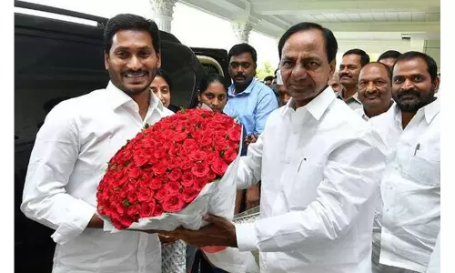 ప్రజలకు తెలుగు రాష్ట్రాల ముఖ్యమంత్రుల శుభాకాంక్షలు