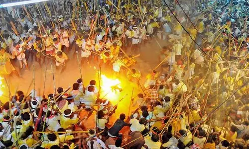 దేవరగట్టు కర్రల సమరం