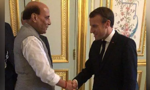 భారత అమ్ముల పొదిలోకి రాఫెల్ యుద్ధ విమానం