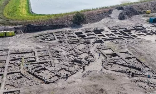 ఇజ్రాయెల్ లో బయటపడిన 5 వేల ఏళ్ల నాటి నగరం..!