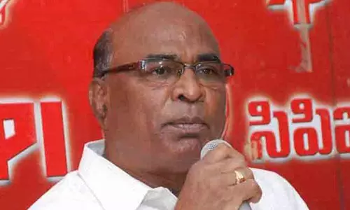 ఏపీలో ఆర్టీసీని ప్రభుత్వంలో విలీనం చేస్తే ఇక్కడెందుకు చేయరు